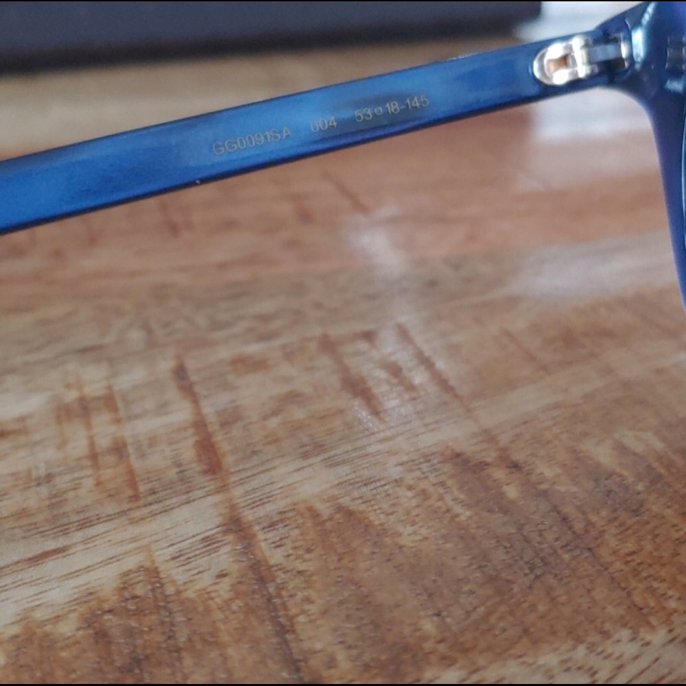 Blue Gucci Sunglasses - Picture 3 of 7